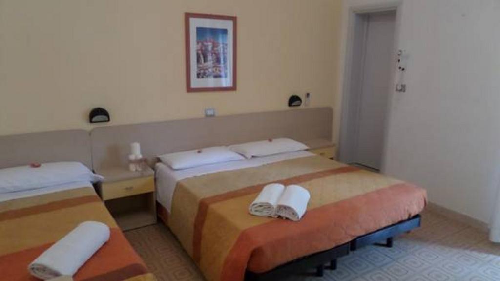 Hotel Sorriso San Mauro Mare Habitación foto